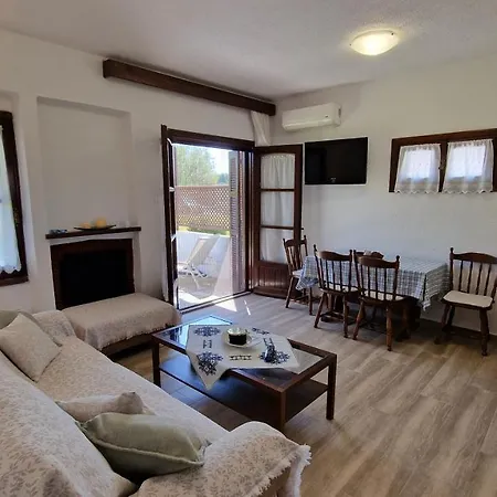 Case de vacanță Halkidiki, Family House To Enjoy By The Kalyves Polygyrou